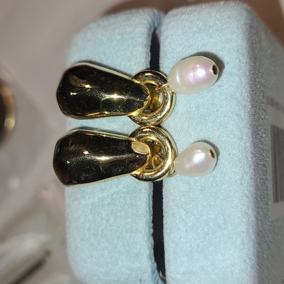Women's Vintage Stamped Givenchy Clip-on Earrings - Picture 1 of 7